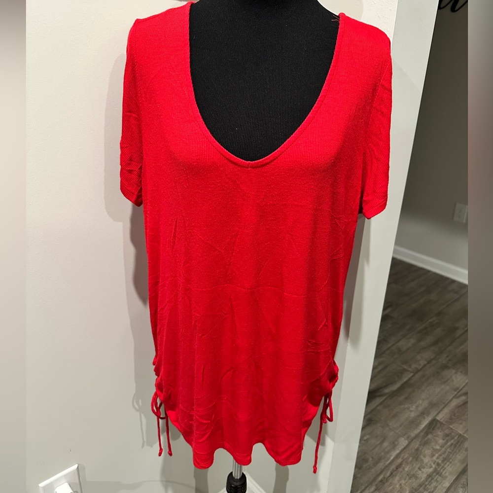 Torrid Red Top